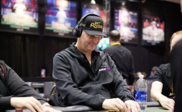 Pokerwelt streitet über mögliches Kopfhörer-Verbot Phil Hellmuth