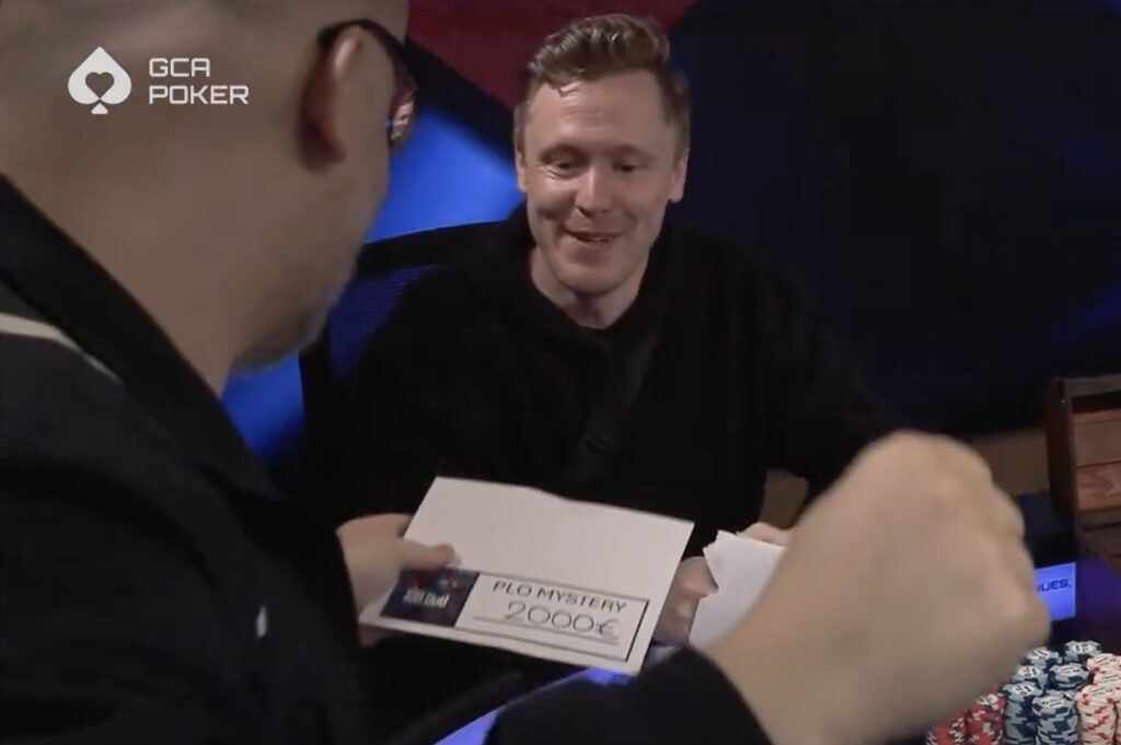 Wenn es läuft dann läuft's: Unter 16 verschlossenen Umschlägen direkt die Top-Mystery-Bounty erkannt: "Livio" (GER)