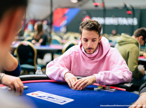 Erik Eisen läuft im ersten EPT Malta Main Event-Flight heiß!