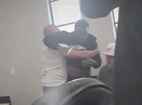 Wenn es beim Home Game kracht – Maurice Hawkins verprügelt!