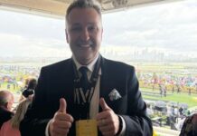 On your b… horse! Tony Gs „Half Yours“ gewinnt den 165. Melbourne Cup und A$4,5 Millionen!