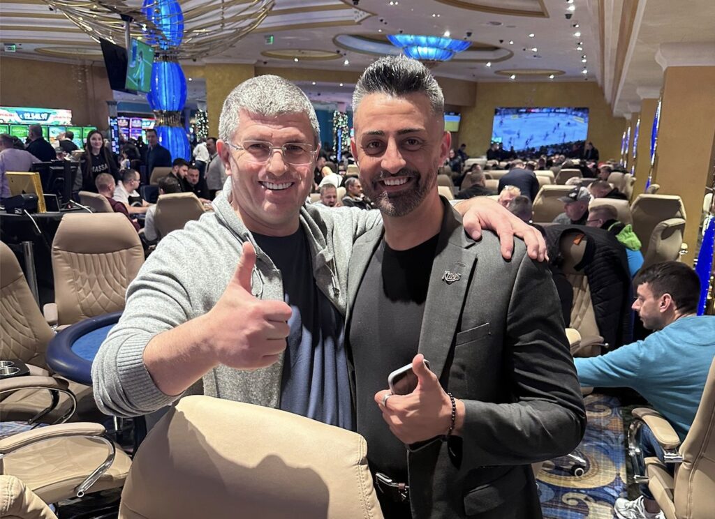 Zu Gast an den Cash Game Tischen bei der GPM im King's Resort: Leon Tsoukernik mit Lello Calabro (Foto: Schwarz)