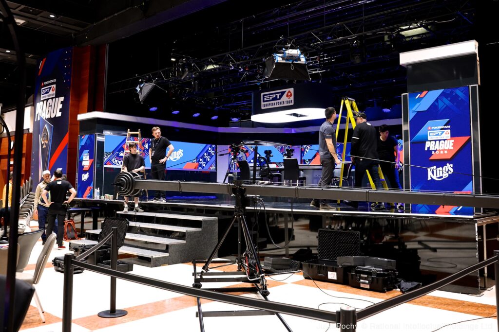 PokerStars EPT Final table set up