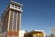 Las Vegas Casino wird gesprengt! Wann ihr wo sein müsst, um es auf eurem Pokertrip richtig knallen zu lassen! Eastside Cannery Hotel Casino