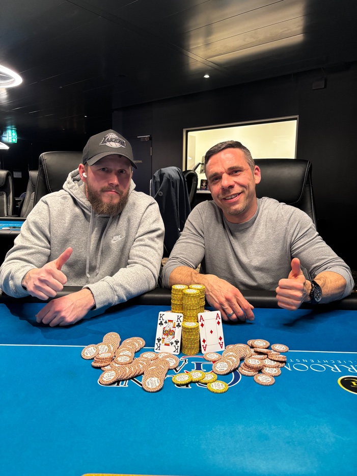 Even Deal! Die Sieger im Sunday Megastack: (v.l.n.r.) Radim Divis (SUI), "Phil K." (AUT)