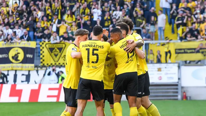 alemannia-spieler-jubeln-archivbild-am-sonntag-ging-es-fuer-die-mannschaft-wieder-los