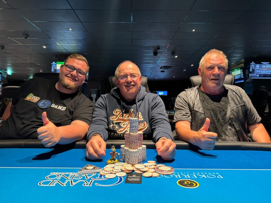 Die Verrückte Ananas Sieger: Dieter Fink (GER), "StahlBetonSuhr" (GER), Guido Hess (GER)