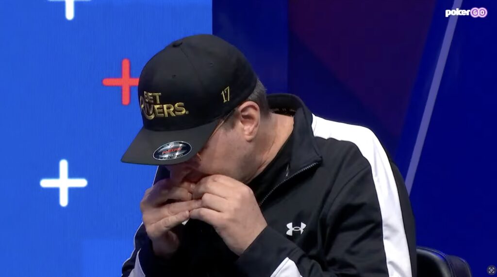 Phil Hellmuth ... versucht zu essen