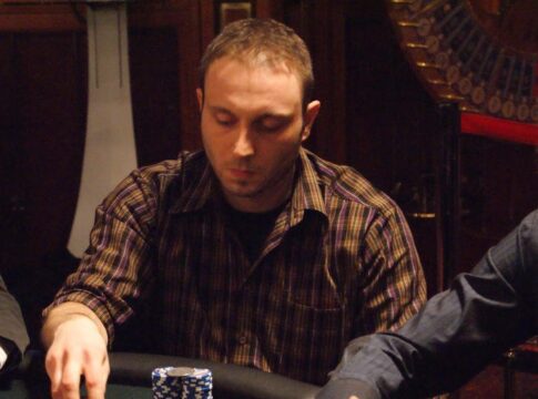 King’s – Daniel Wurzinger übernimmt Overall-Chiplead im CPM Main Event!