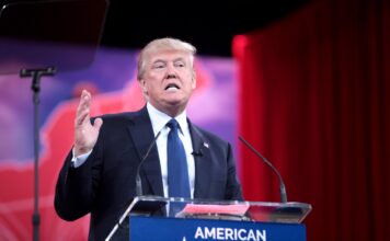 Trump-Beschiss auf Wettplattform! $100k+ Sure Win Wetten auf den POTUS! POTUS Donald Trump (Foto: Gage Skidmore)