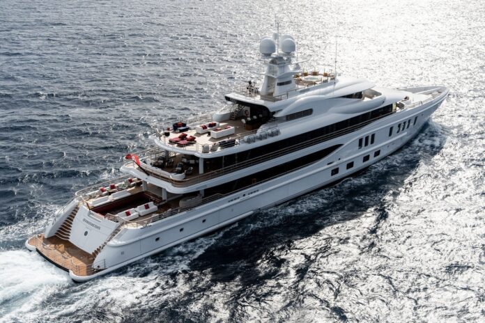 poker-kings-jaw-dropping-152m-megayacht-wants-a-new-billionaire-owner-273867_1