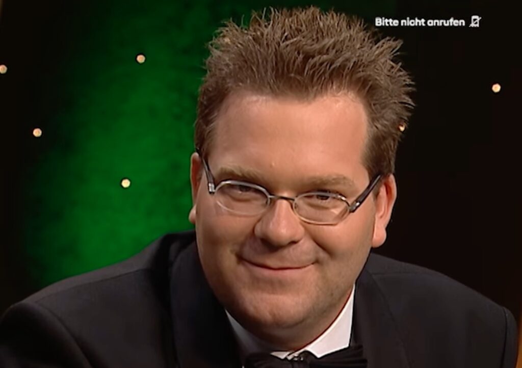 Folge 1 - Elton