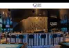 Luchs holt den Sieg im GCLI-Megastack per Deal Innenansicht des Grand Casino Liechtenstein mit einer Bar und Pokertischen im Vordergrund.