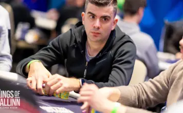 Mehr als 60 Turniere: Kings of Tallinn im Oktober 2026 Ein Pokerspieler an einem Tisch beim Kings of Tallinn Event.
