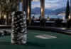Paolo Compagno führt 70 Spieler ins Finale von Campione Pokerchips auf dem Turniertisch symbolisieren das Finale in Campione